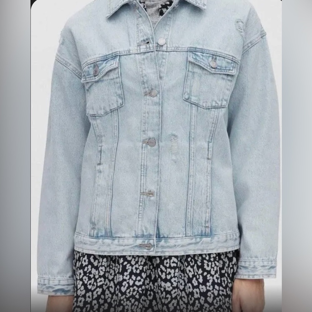 BANANA REPUBLIC OVERSIZED LIGHT WASHED DENIM JACKET- WOMEN